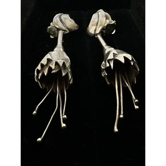 Antonio Pineda Taxco Mexico 970 Silver Flower floral Drop Clip Earrings